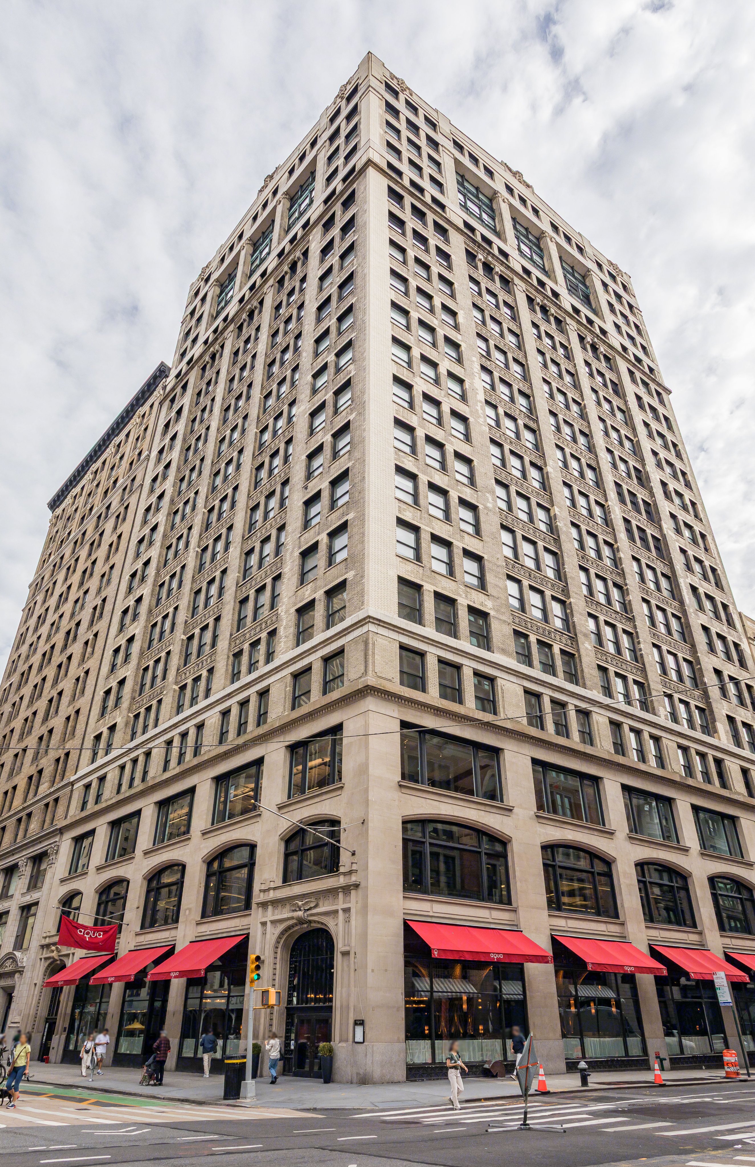 902 Broadway building